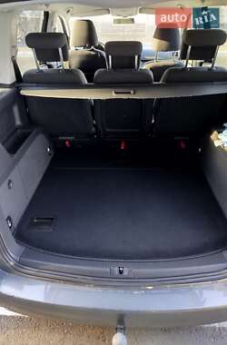 Минивэн Volkswagen Touran 2011 в 