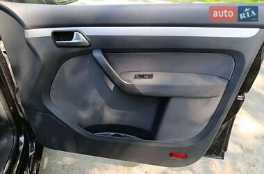 Минивэн Volkswagen Touran 2011 в 