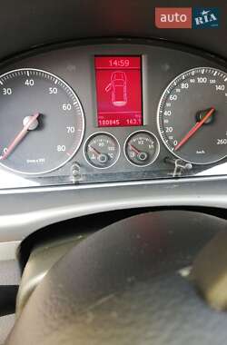 Мінівен Volkswagen Touran 2006 в 