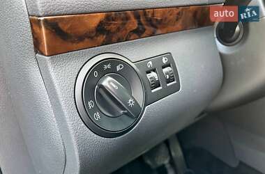 Минивэн Volkswagen Touran 2007 в 