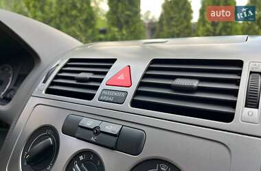 Минивэн Volkswagen Touran 2007 в 