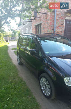 Мінівен Volkswagen Touran 2004 в 