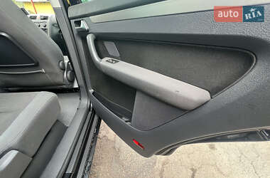 Мінівен Volkswagen Touran 2007 в 