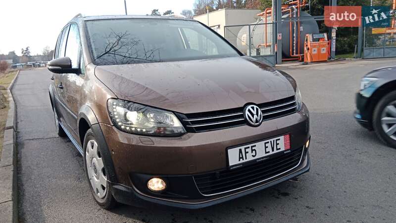 Мінівен Volkswagen Touran 2012 в Тячеві