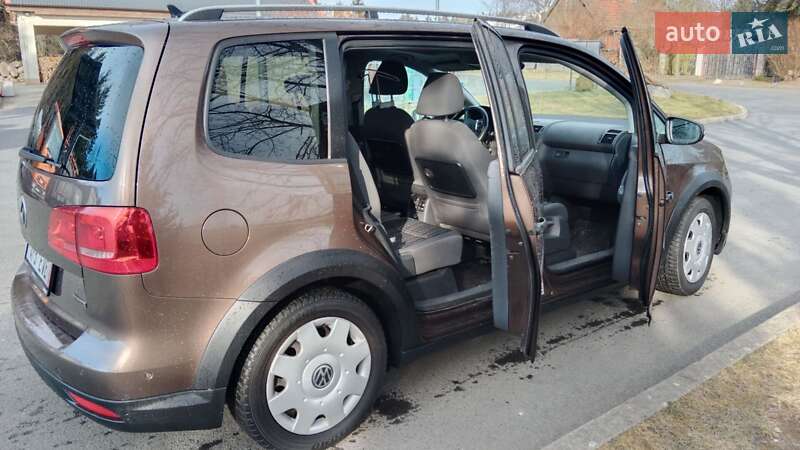 Мінівен Volkswagen Touran 2012 в Тячеві