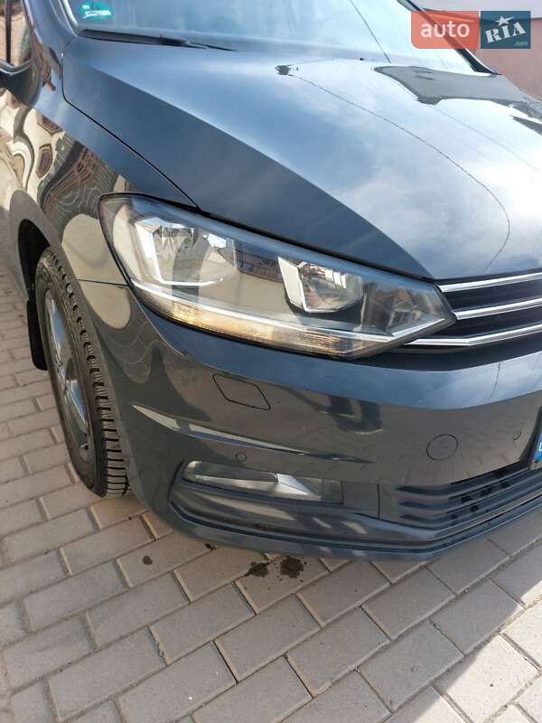 Микровэн Volkswagen Touran 2017 в Ужгороде