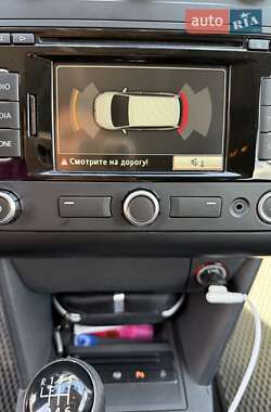 Мінівен Volkswagen Touran 2015 в 