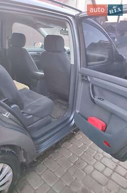 Мінівен Volkswagen Touran 2006 в 