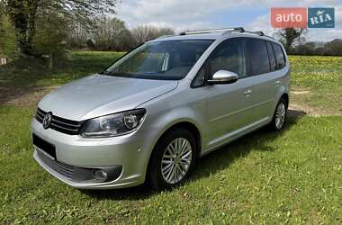Мінівен Volkswagen Touran 2015 в 