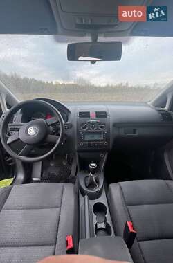 Минивэн Volkswagen Touran 2003 в 