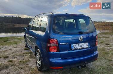 Минивэн Volkswagen Touran 2008 в 