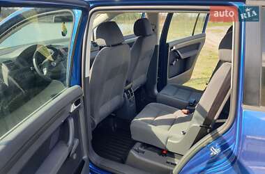 Минивэн Volkswagen Touran 2008 в 