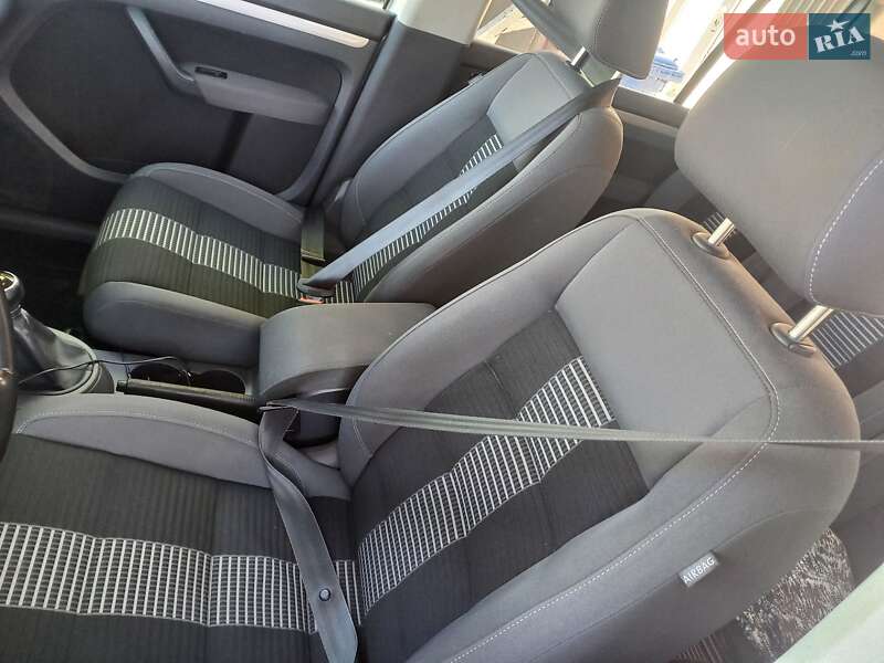 Минивэн Volkswagen Touran 2009 в Жмеринке