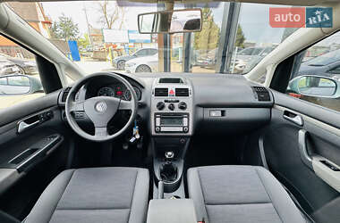 Мінівен Volkswagen Touran 2007 в 