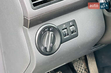 Мінівен Volkswagen Touran 2007 в 