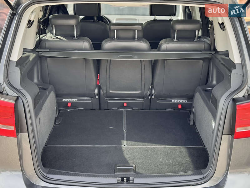 Минивэн Volkswagen Touran 2012 в Луцке
