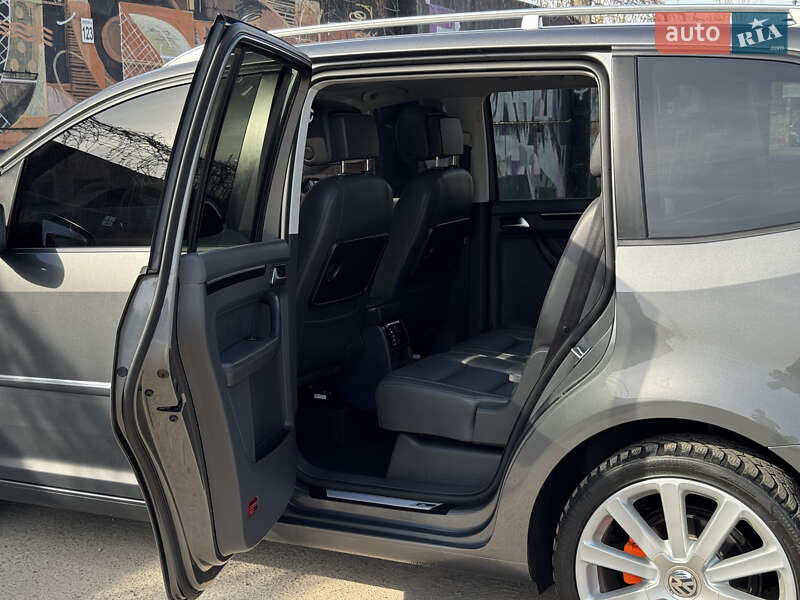 Минивэн Volkswagen Touran 2012 в Луцке