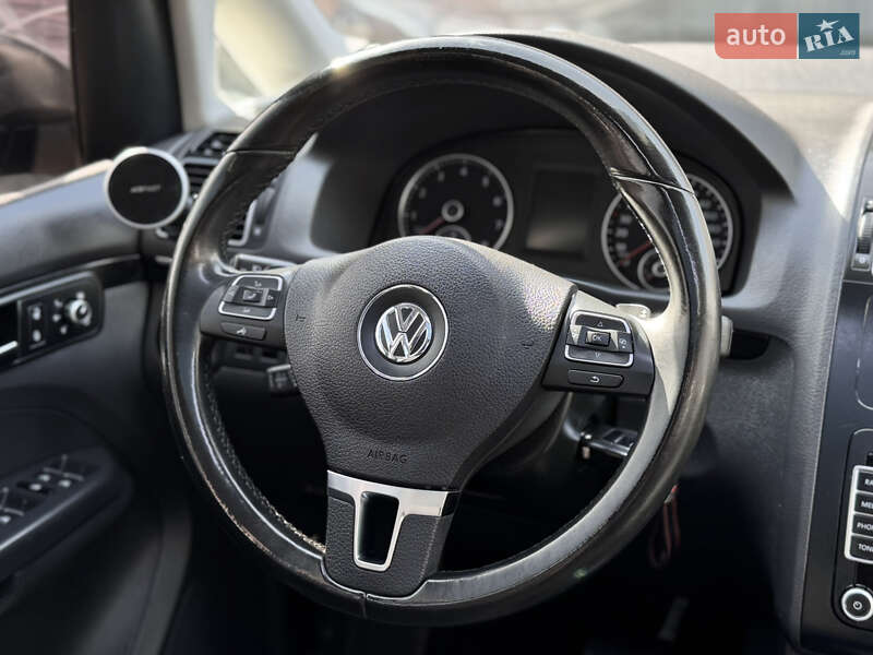 Минивэн Volkswagen Touran 2012 в Луцке