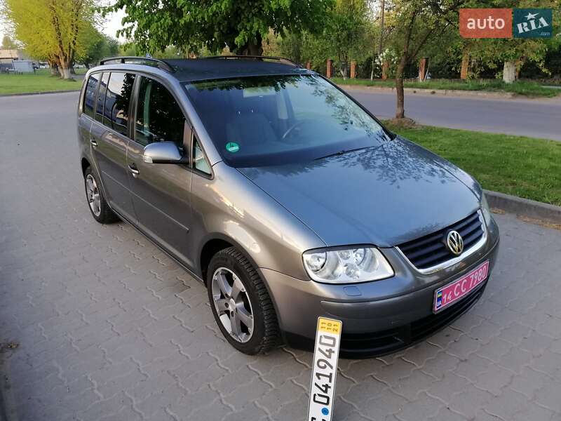 Минивэн Volkswagen Touran 2004 в 