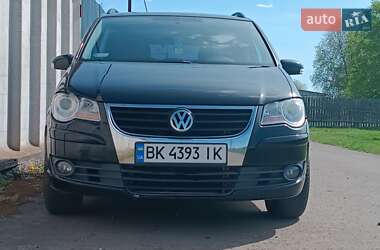 Минивэн Volkswagen Touran 2009 в 