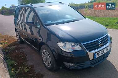 Минивэн Volkswagen Touran 2009 в 