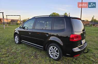 Минивэн Volkswagen Touran 2011 в 
