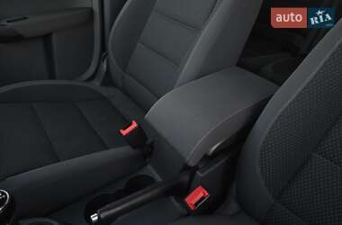 Минивэн Volkswagen Touran 2011 в 
