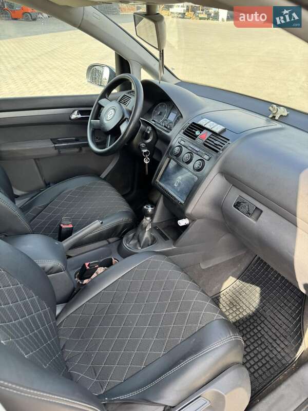 Минивэн Volkswagen Touran 2005 в Черновцах