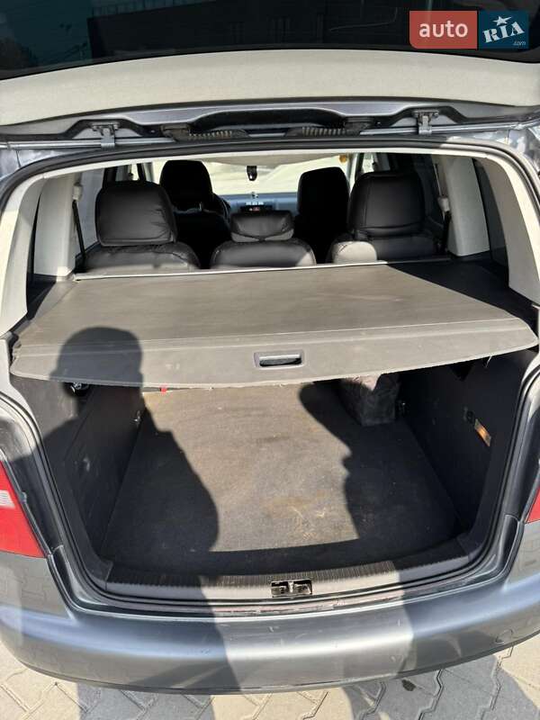 Минивэн Volkswagen Touran 2005 в Черновцах