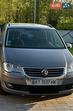 Минивэн Volkswagen Touran 2008 в Коломые