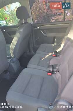 Мінівен Volkswagen Touran 2010 в 