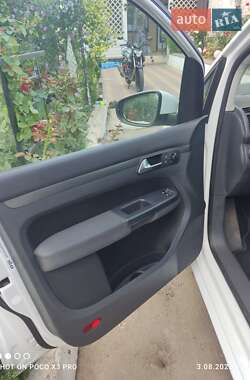 Мінівен Volkswagen Touran 2010 в 