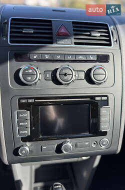 Мінівен Volkswagen Touran 2013 в 