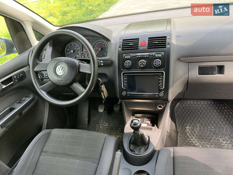 Мінівен Volkswagen Touran 2006 в Львові