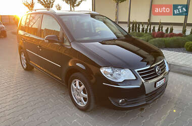 Мінівен Volkswagen Touran 2006 в Луцьку