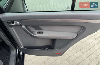 Минивэн Volkswagen Touran 2010 в 