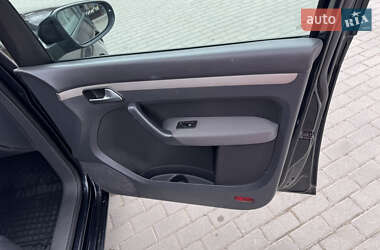 Минивэн Volkswagen Touran 2010 в 