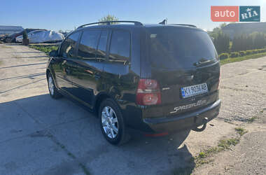 Мінівен Volkswagen Touran 2009 в 