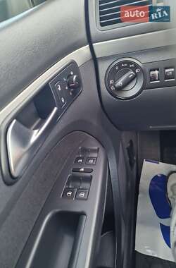 Минивэн Volkswagen Touran 2010 в 