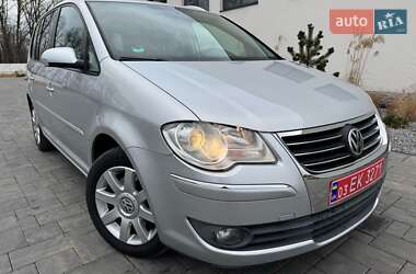 Мінівен Volkswagen Touran 2009 в 