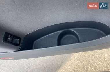Мінівен Volkswagen Touran 2011 в 