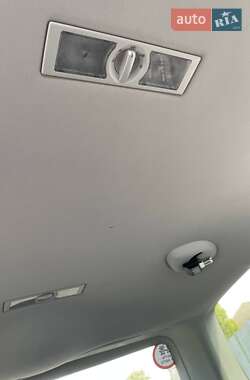 Мінівен Volkswagen Touran 2011 в 