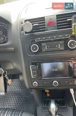 Мінівен Volkswagen Touran 2011 в 