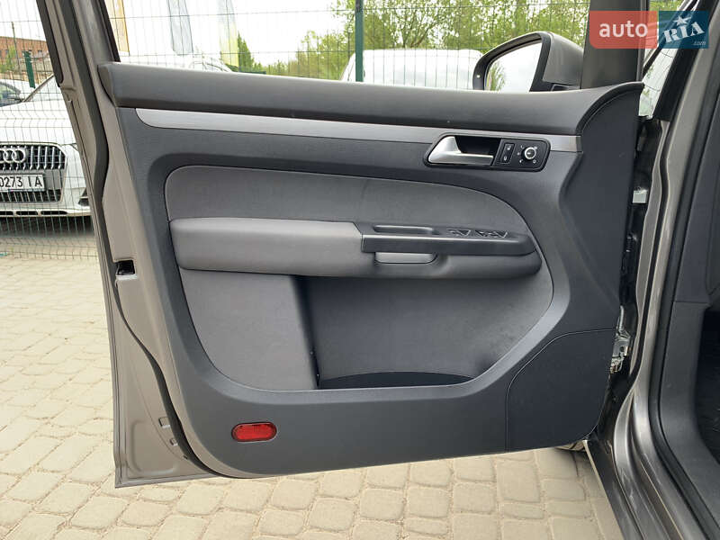 Мінівен Volkswagen Touran 2011 в Бердичеві