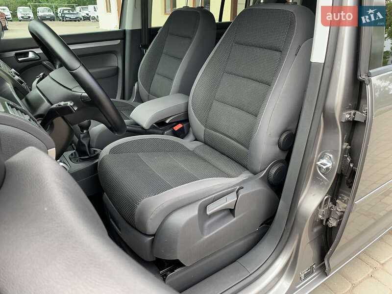 Мінівен Volkswagen Touran 2011 в Бердичеві