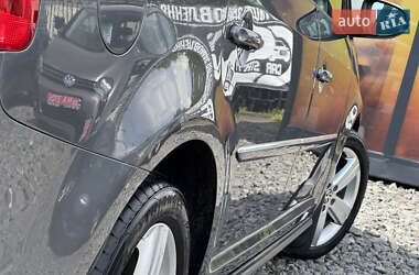 Мінівен Volkswagen Touran 2010 в 