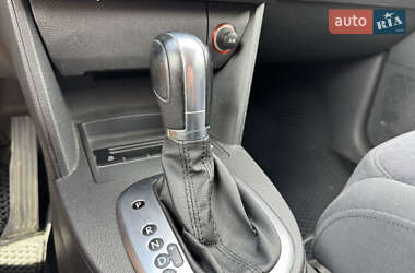 Мінівен Volkswagen Touran 2010 в 
