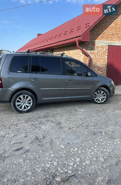 Минивэн Volkswagen Touran 2007 в 