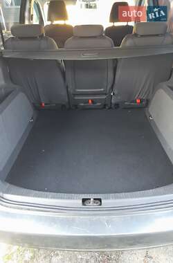 Минивэн Volkswagen Touran 2011 в 