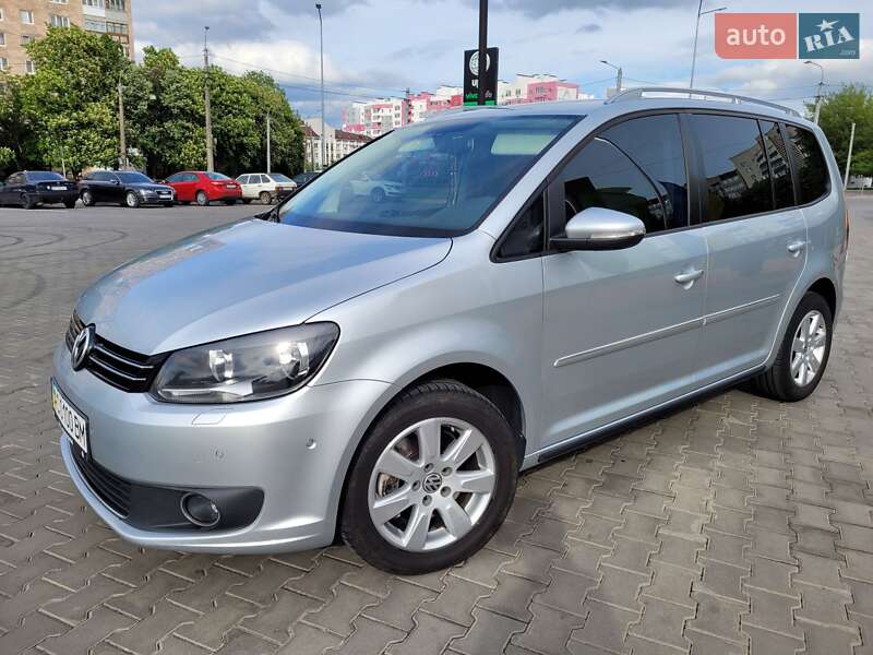 Минивэн Volkswagen Touran 2015 в Болехове